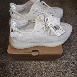 Adidas Yeezy Boost 350 V2 in Cream White